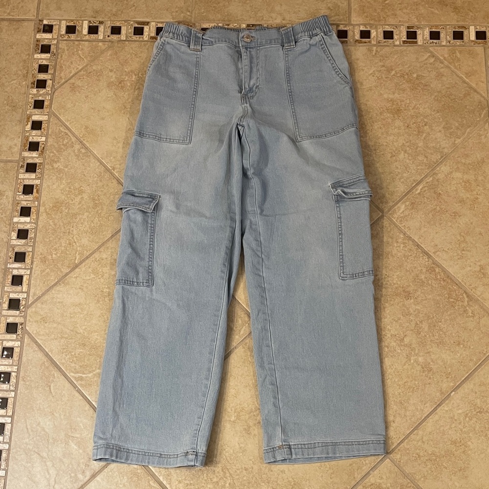 Almost Famous Women's Light Blue Cargo Jeans Size Large